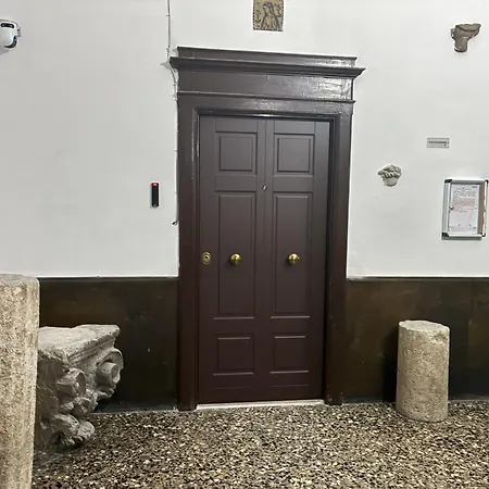 Goldensuite Taranto Gæstehus *